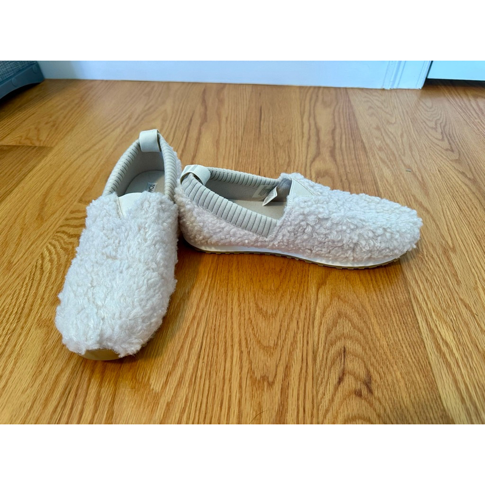 Women's TOMS Cream Alpargata Faux Fur Plush Shearling Slipper Flats Size 8.5